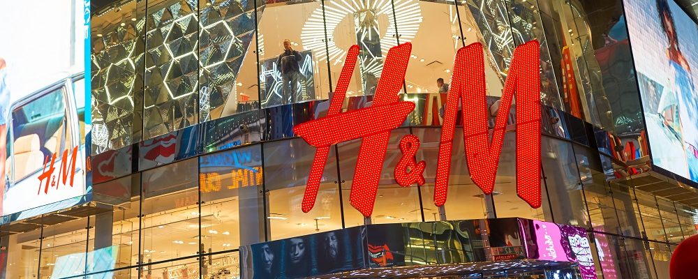 H&MSignage.jpg 1