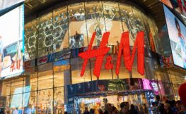 H&MSignage.jpg 1
